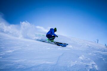 神农架中和国际滑雪赏雪三峡人家动车三日游